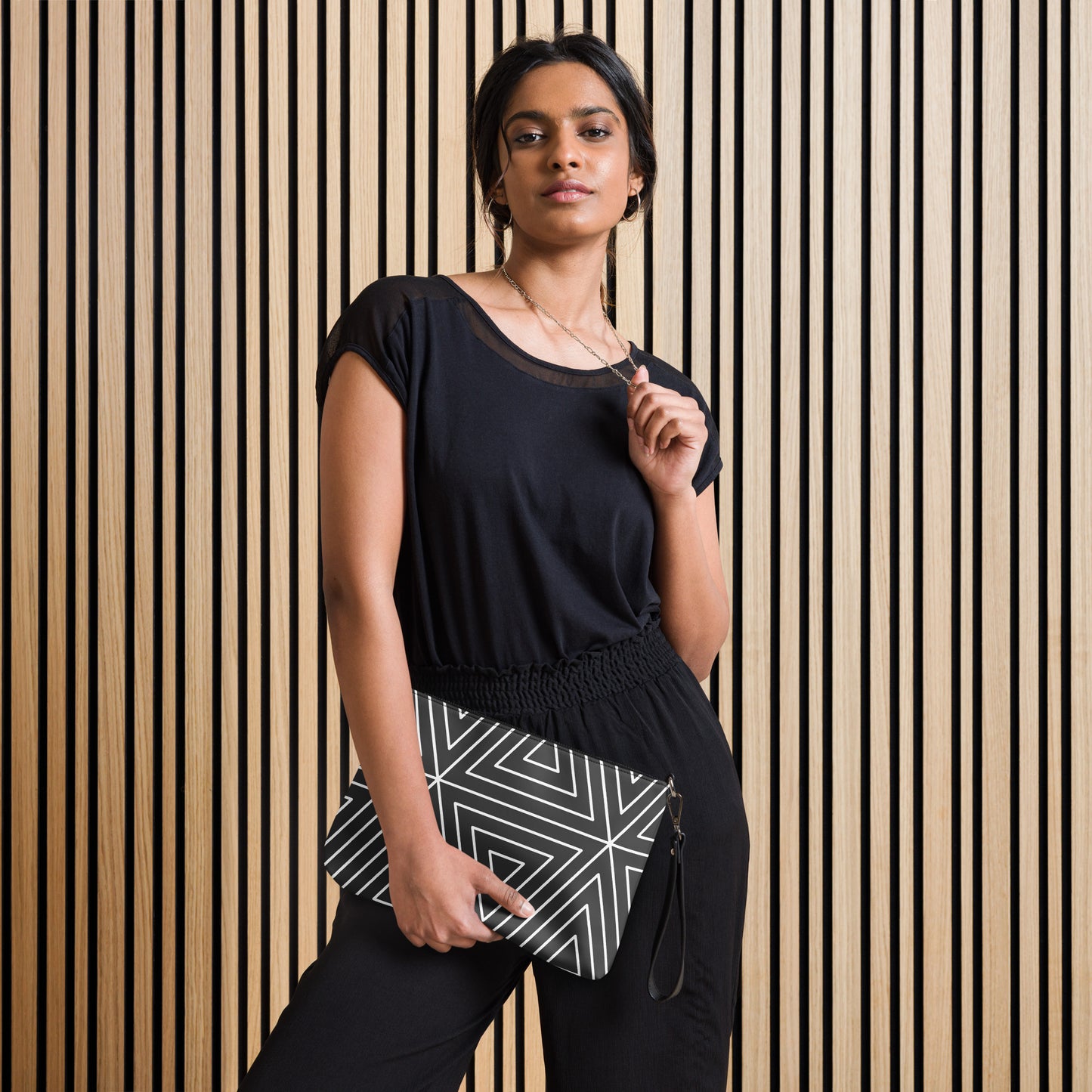 XCLUSIF POETIX BLACK TRIANGLE Crossbody bag