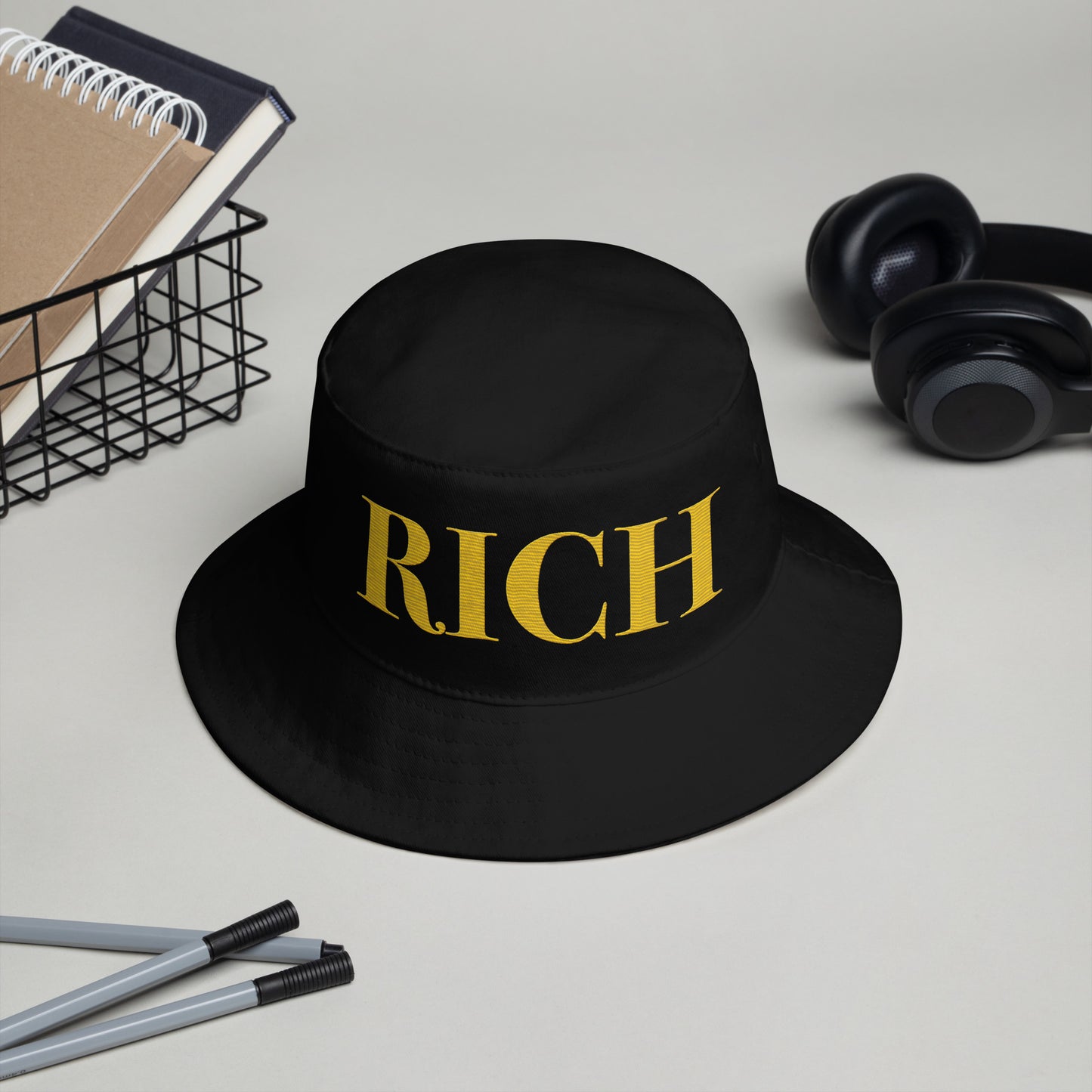 RICH BY XCLUSIF POETIX Bucket Hat